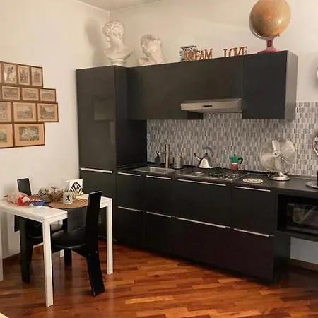 Apartman Cozy With Private Parking
